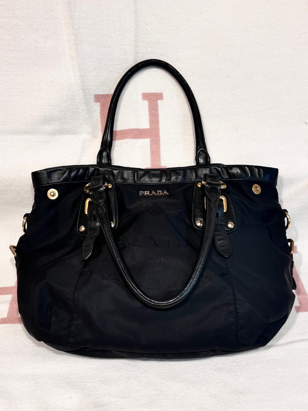 Prada⭐️⭐️Black Nylon Embossed Shoulder Bag with black Leather and Gold. Offers!!